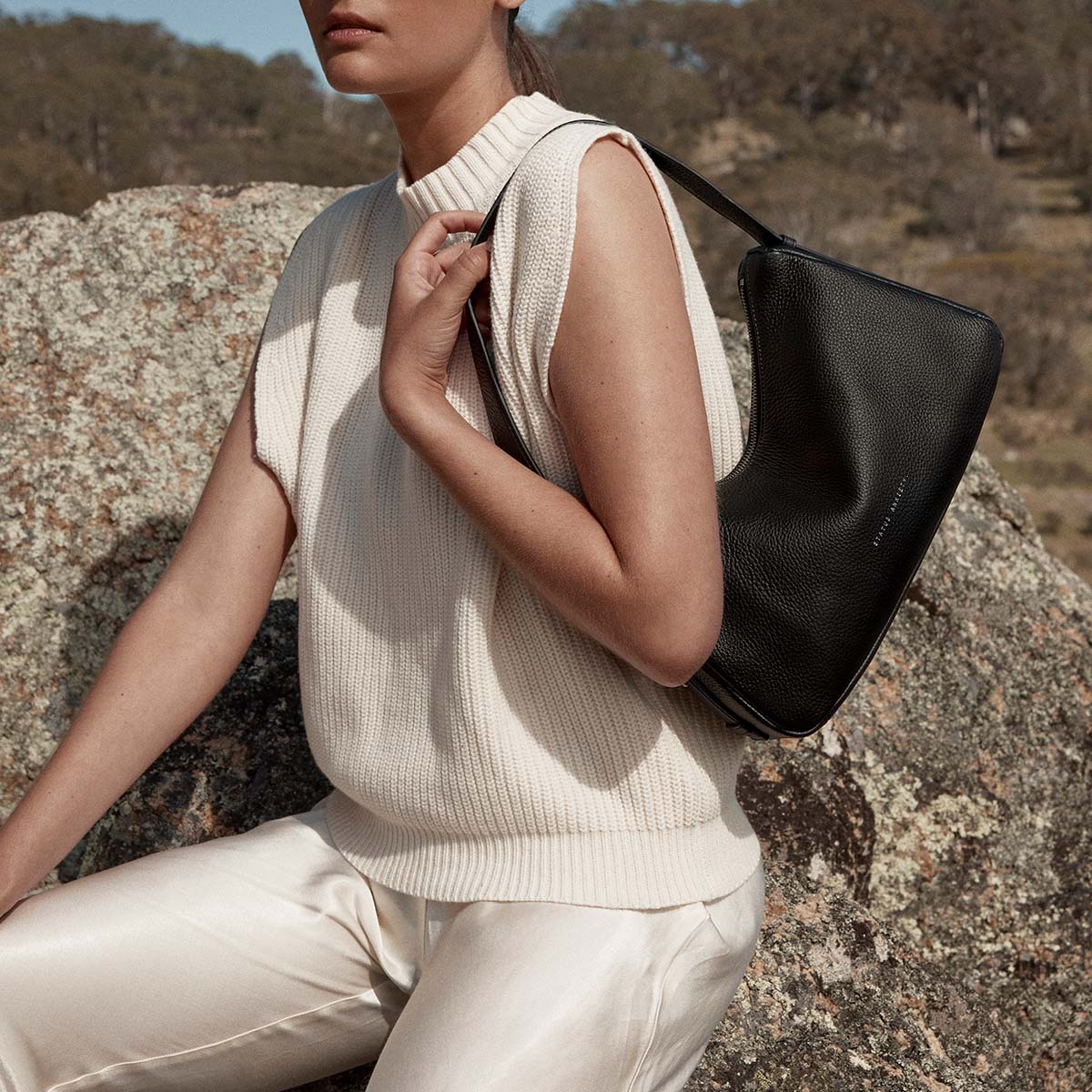 Hideout Bag - Black - Image 8