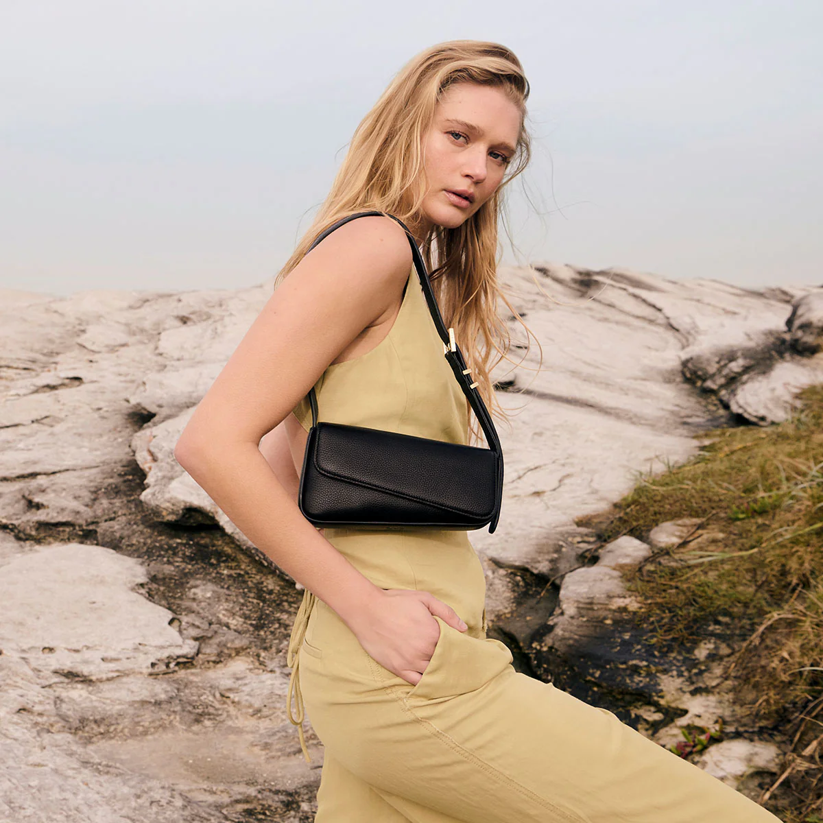 Overnight Obsession Bag - Black/Brushed Gold - Image 7
